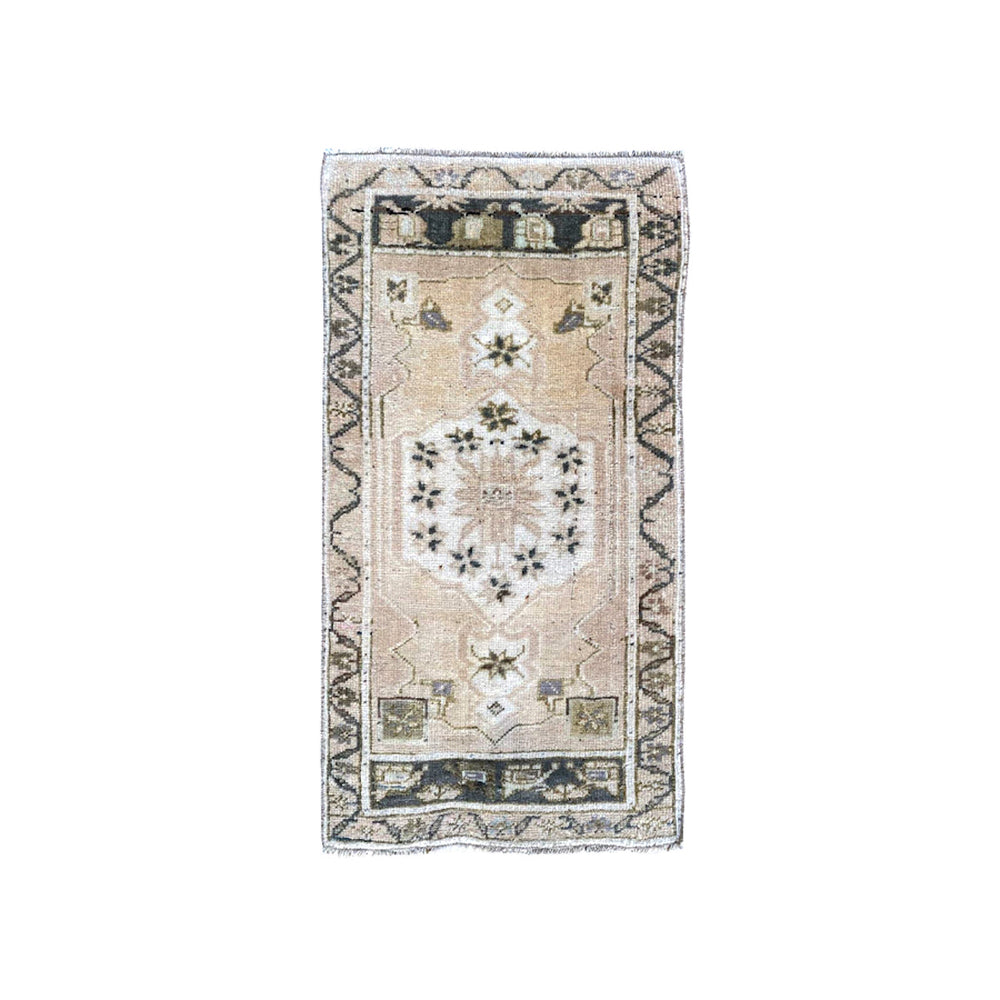
                
                    Load image into Gallery viewer, &amp;#39;Clay&amp;#39; Vintage Rug (2 x 3)
                
            