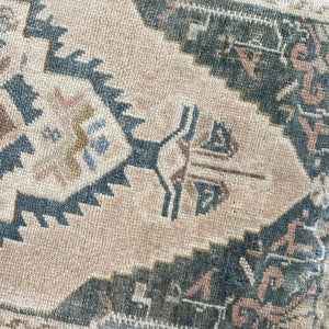 
                
                    Load image into Gallery viewer, &amp;#39;Maggie&amp;#39; Vintage Rug (1 x 3)
                
            
