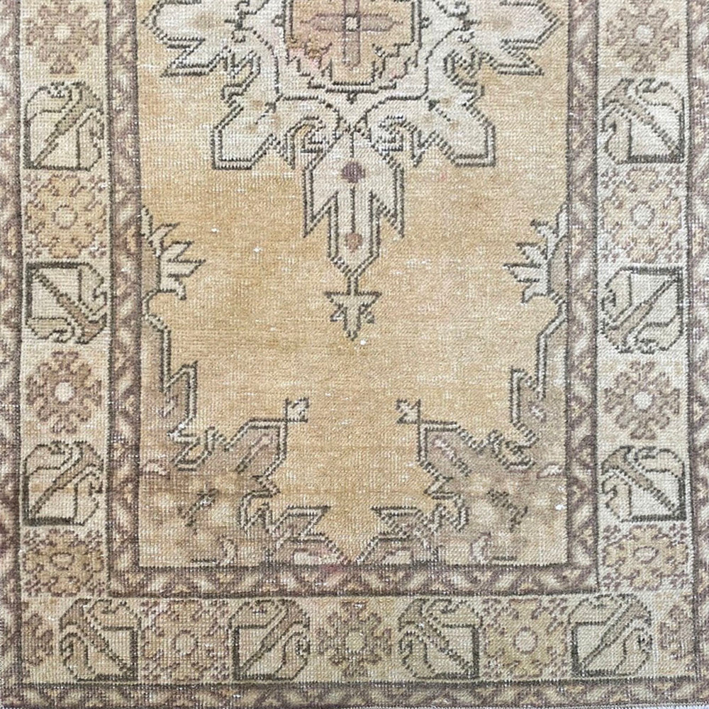 
                
                    Load image into Gallery viewer, &amp;#39;Tenley&amp;#39; Vintage Rug (2 x 4)
                
            